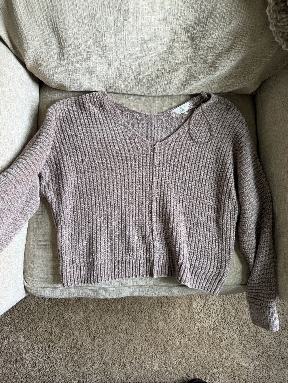 Pink Rose V-Neck Ribbed Sweater - Light Taupe